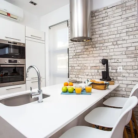 Yianna's Flat Apartment